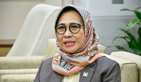 Kata dia, seluruh kader agar fokus terhadap kemenangan tersebut, dan mengabaikan isu perlunya Munaslub Partai  Golkar yang dimunculkan pihak-pihak tertentu.