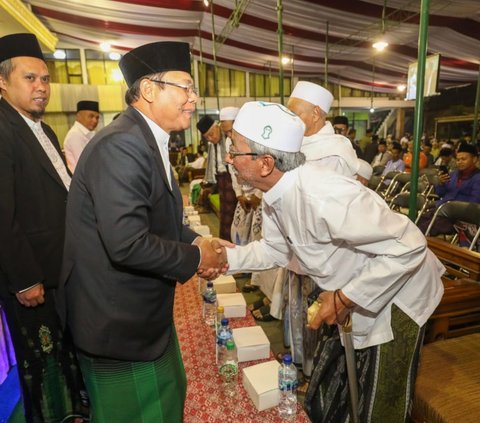 Plt Ketum PPP Ingatkan Alumni Pesantren untuk Ikut Sukseskan Pemilu 2024