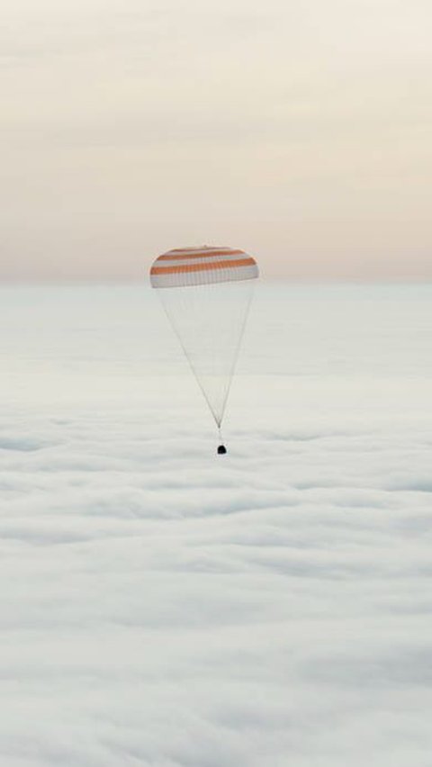 Misi Soyuz 1: Kegagalan Parasut