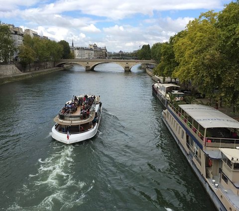 Kapal yang Berlabuh di Sungai Seine Dilarang Membuang Limbah ke Air