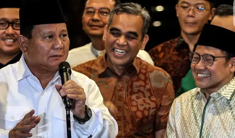 Lebih lanjut, dia merasa nyaman berada ditengah-tengah PBB. Namun, meski nyaman bersama PBB, Prabowo menyampaikan jika dirinya juga nyaman berada di tengah-tengah PKB.