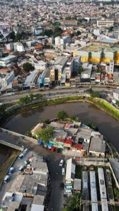 Bangun Sodetan Ciliwung, Jokowi Geregetan Butuh 11 Tahun