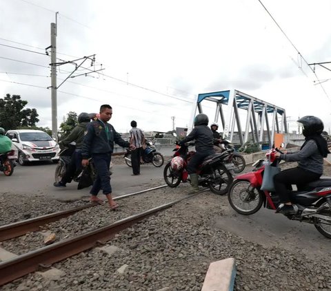 5 Fakta Kereta Tabrak Mobil di Jombang, Satu Keluarga Tewas Hendak Jenguk Saudara Sakit