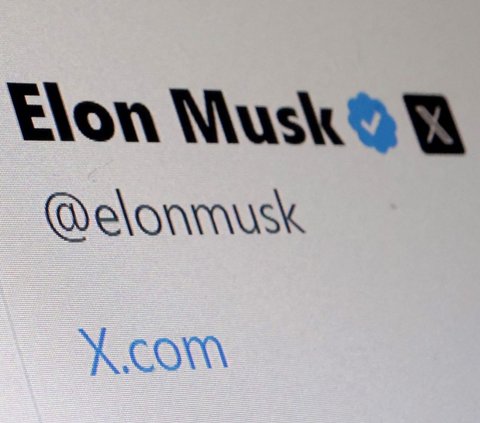 Sebelumnya, Elon Musk juga sempat membagikan postingannya terkait pengubahan logo Twitter yang dilakukannya kepada para jutaan pengikutnya  di sosial media tersebut.