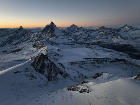 Gunung Es di Swiss Mencair, Jasad Pendaki yang Hilang 37 Tahun Lalu Ditemukan