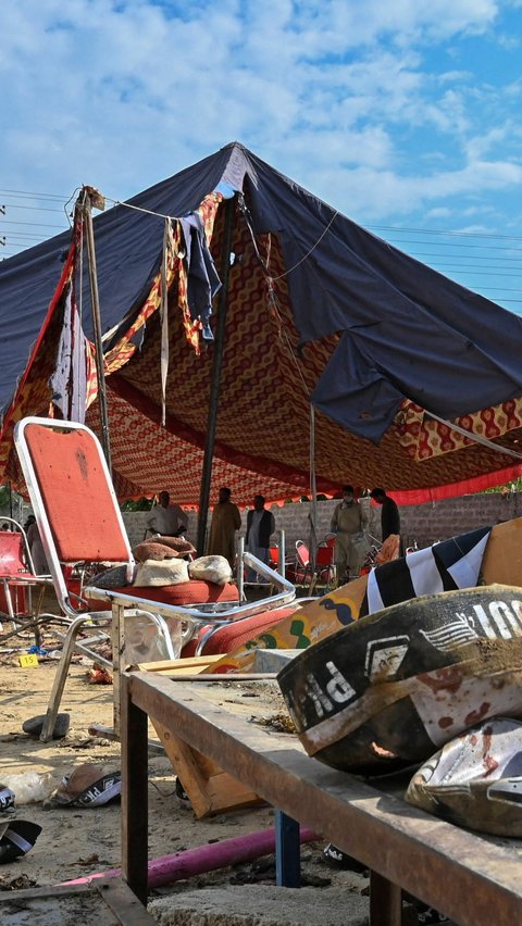 Serangan tersebut telah memporak-porandakan tenda acara dan menewaskan sedikitnya 44 orang.