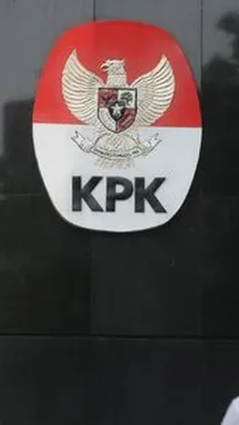 Digeruduk TNI hingga Bawahan Mundur, 'Buah Simalakama' Pimpinan KPK