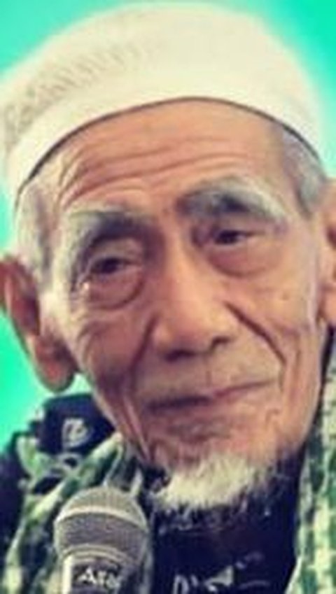 Kesaksian Penggali Kubur, Jasad KH Maimun Zubair Masih Utuh Padahal Sudah 4 Tahun Dimakamkan