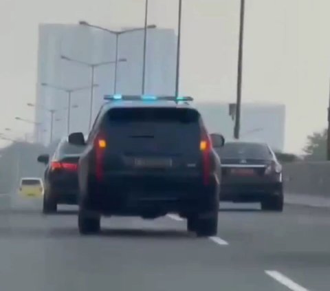 Viral Pajero Pelat Polisi Ugal-ugalan di Jalan Tol, Nyaris Senggol Mobil Lain