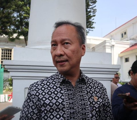 Menteri Perindustrian Agus Gumiwang Kartasasmita mengatakan, pemerintah sedang menyusun perubahan aturan untuk dapat mempercepat pengembangan ekosistem kendaraan bermotor berbasis listrik.