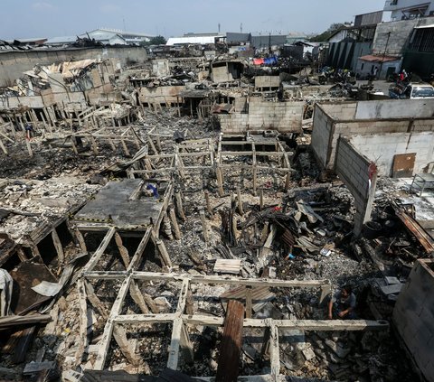 Suasana pemukiman penduduk di kawasan Kapuk Muara, Penjaringan, Jakarta Utara (Jakut) pasca musibah kebakaran. <br /><br />Sebanyak 400 rumah terdampak akibat kebakaran tersebut.