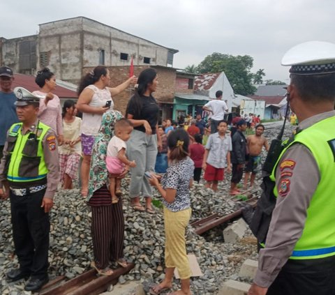 Coba Selamatkan Anjing Peliharaan, Pensiunan ASN Tewas Ditabrak Kereta Api di Medan