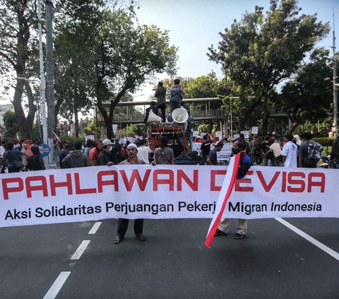 FOTO: Aksi Solidaritas Pekerja Migran Indonesia Padati Kawasan Patung Kuda Tuntut Perlindungan