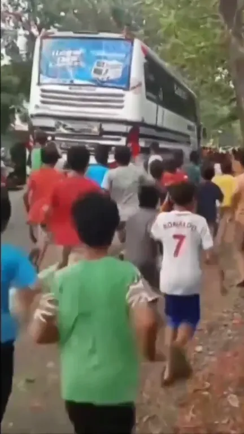 Digandrungi Anak-Anak di Tangerang, Fenomena Bus Klakson Telolet Dinilai Berbahaya