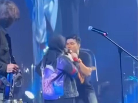 Intip Sederet Momen Unik Konser Aldi Taher, Ajak Anak Istri Selawatan di Panggung