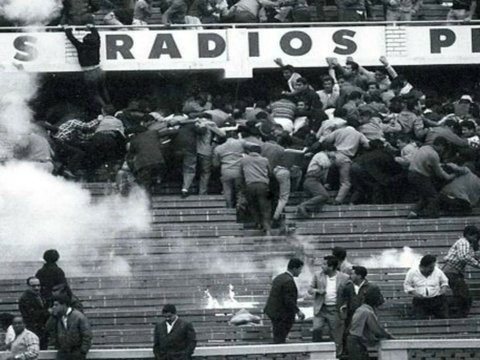 JIS Disorot, Ini Sederet Tragedi Buruk di Stadion Bola Akibat Akses Pintu Keluar