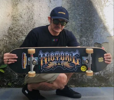 Intip Potret Terbaru Shendy Heryadi, Mantan Kekasih Nike Ardilla yang Kini Aktif Main Skateboard