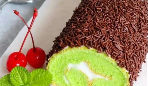 Resep Bolu Pandan Panggang Roll Cake<br /><br />Bahan:<br />- 3 butir telur<br />- 1/2 sdt emulsifier<br />- 40 gr gula pasir<br />- 40 gr terigu protein rendah<br />- 10 gr maizena<br />- 60 gr margarin, lelehkan<br />- 1/2 sdt pasta pandan<br />- meses dan keju sesuai sele