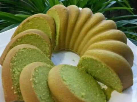 7 Resep Bolu Pandan Panggang dan Kukus, Empuk Lumer dalam Satu Gigitan