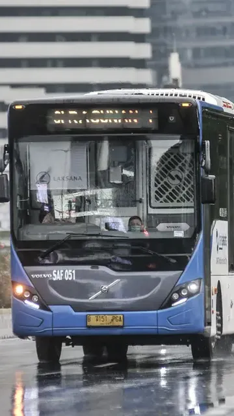 Kesan Pertama Kaum Disabilitas Jajal Transjakarta Rute Kalideres-Bandara Soetta