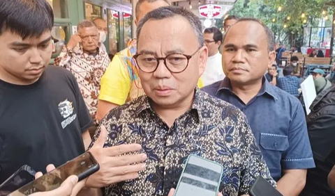 Sudirman Said mencatat, saat JIS diresmikan banyak lembaga internasional, lembaga profesi dan pesepakbola dunia yang memberikan apresiasi pada kualitas stadion JIS. Karenanya, tidak heran bila saat ini terbentuk sudut pandang di masyarakat bahwa polemik renovasi JIS oleh pemerintah pusat bernuansa politis.