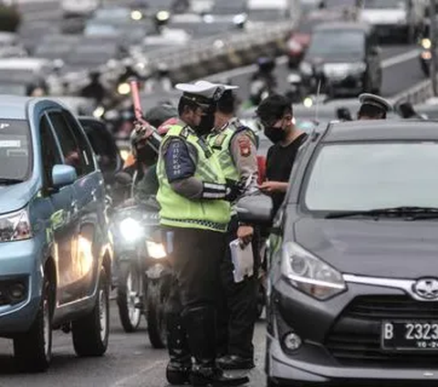 VIDEO: Aturan Kapolri Sebut Tak Semua Polisi Lalu Lintas Bisa Tilang, Wajib Punya Sertifikat!