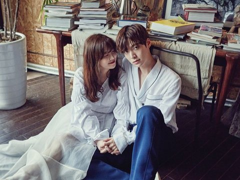 Hubungan yang terjalin antara Ahn Jae Hyun dan Goo Hye Sun terjadi saat keduanya membintangi drama berjudul Blood tahun 2015. Kemudian keduanya memutuskan untuk menikah pada 2016.