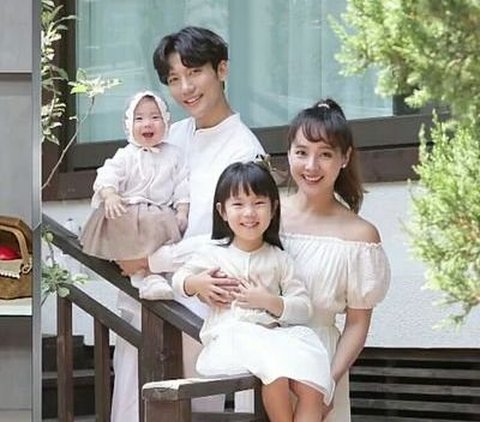 Tahun 2015 putri mereka yang bernama Kim Ro Hee lahir dan bergabung dengan variety show The Return of Superman mulai 2016 hingga 2018. Pada Agustus 2018, keduanya dikaruniai anak kedua yang diberi nama Kim Ro Rin.