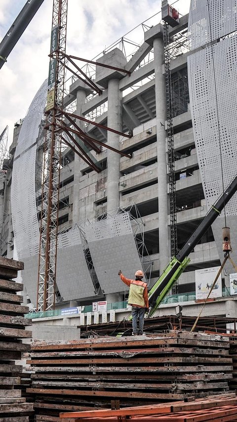 Pada 2017, saat DKI Jakarta dipimpin Djarot Saiful Hidayat, kembali muncul rencana pembangunan stadion internasional di Taman BMW. Namun pembangunan stadion tidak kunjung dimulai.