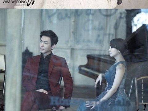 Bermain dalam drama Hundred Year Inheritance (2013) menjadi awal pertemuan Choi Won Young dengan Shim Yi Young. Setelah enam bulan berpacaran, keduanya memutuskan untuk menikah pada 28 Februari 2014.