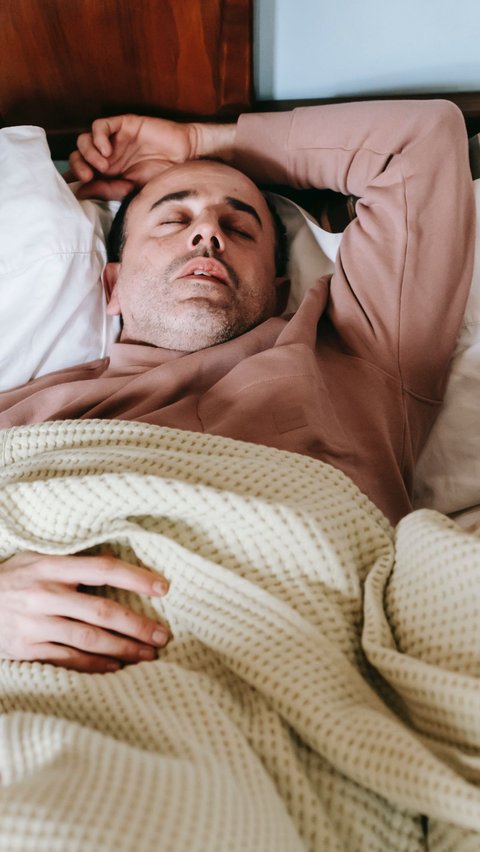 8 Pemicu Kebiasaan Mendengkur saat Tidur
