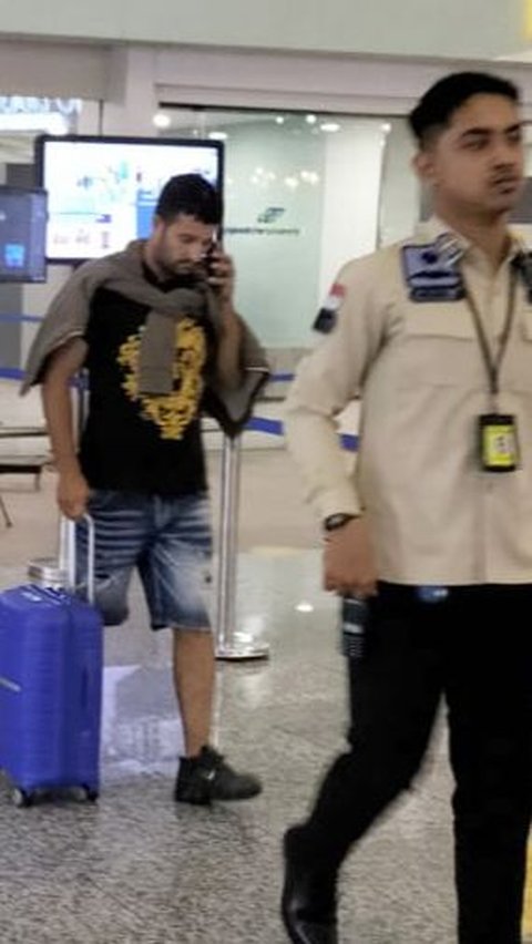 Salah satu WNA yang diduga buronan Interpol diamankan Imigrasi Bandara Ngurah Rai.