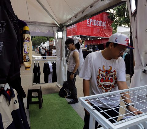 Untuk bisa mengunjungi acara Jakcloth Reload Summerfest 2023, para pengunjung dapat membeli tiket melalui websitenya sebesar Rp30 ribu.