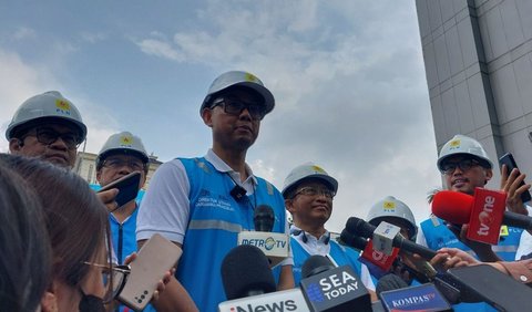 Direktur Utama PT PLN (Persero) Darmawan Prasodjo mengungkap kalau keuangan perusahaan listrik pelat merah itu pernah diramal hampir ambruk.