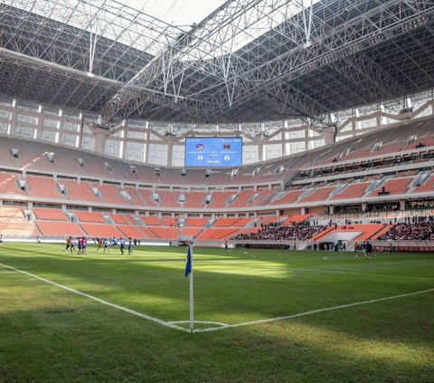 Heboh Renovasi JIS, Ini Rumput Stadion Sepakbola Standar FIFA