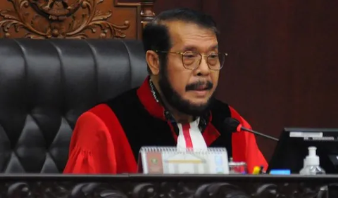 Sebelumnya, MK telah  memutuskan menolak gugatan judicial review (JC) atas Undang-Undang Nomor 2 Tahun 2011 tentang Partai Politik (UU Parpol) terkait masa jabatan ketua umum (ketum) parpol.