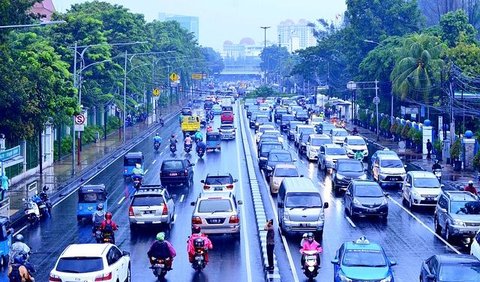 Dipasang di Lampu Lalu Lintas