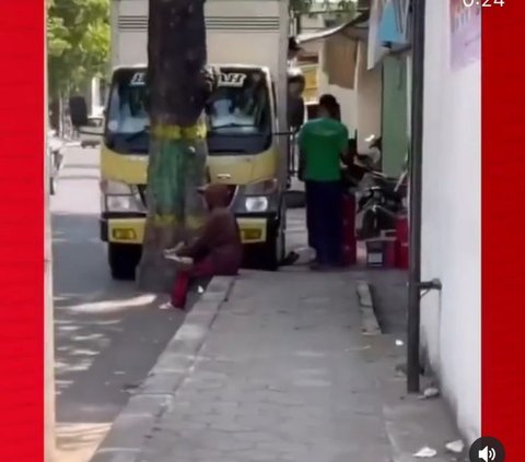 Viral Pria di Pati: Siang jadi Pengemis, Malam Party Bareng LC Karaoke