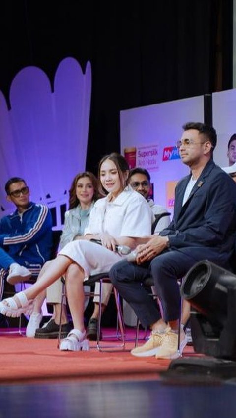 Tak hanya tampil sebagai atlet peserta, pasangan fenomenal Raffi Ahmad dan Nagita Slavina juga akan memandu acara ini.