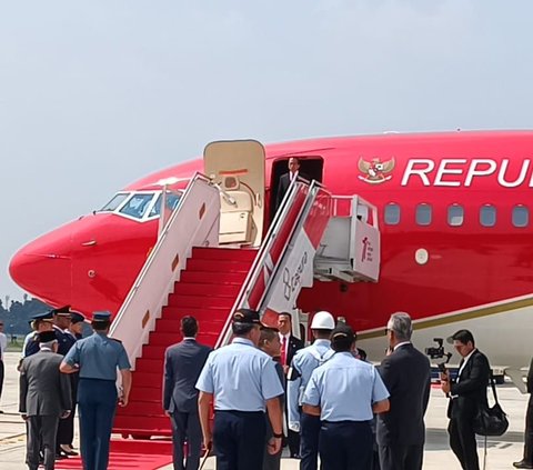 Jokowi Resmikan Bandara Ewer di Papua: Percepat Mobilitas Orang dan Barang