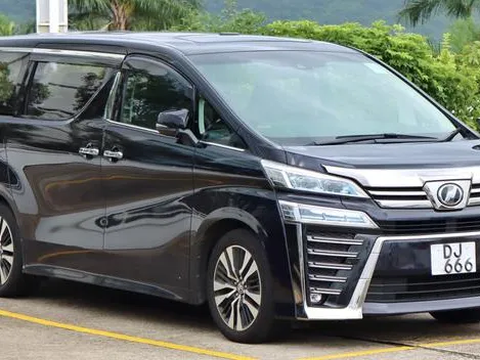 Belasan Mobil Eks PNS Tajir PN Jakut Dilelang, Ada Toyota Alphard Seharga Rp60 Juta