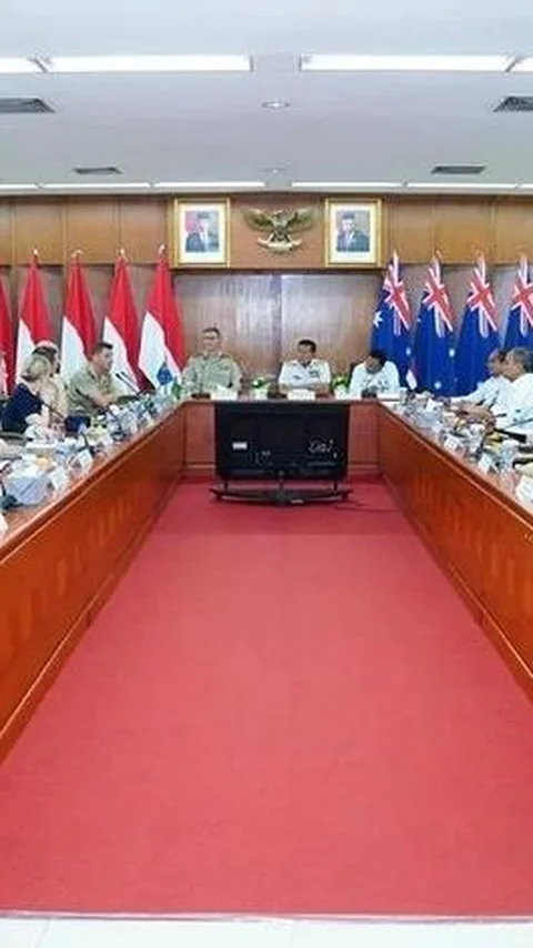 Panglima TNI Ajak Panglima Australia Naik Maung, Lalu Menembak dengan Senjata Canggih