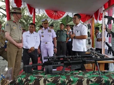 Presentasi singkat terkait profil perusahaan dan produksi alutsista Pindad juga turut dilakukan.