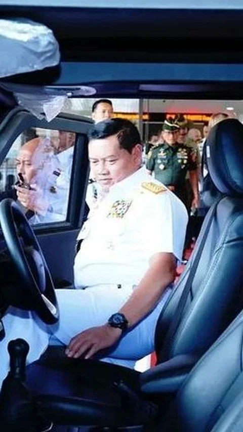 Panglima TNI Ajak Panglima Australia Naik Maung, Lalu Menembak dengan Senjata Canggih