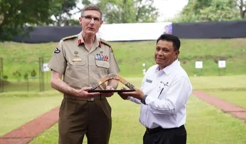 Saksikan Parade Defile Alutsista TNI