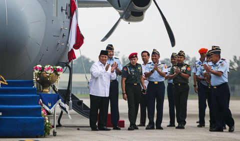 “Kedatangan alutsista ini merupakan salah satu wujud nyata upaya Menteri Pertahanan Prabowo Subianto dalam melaksanakan instruksi Presiden Joko Widodo agar TNI diperkuat dengan pembangunan kekuatan pertahanan dan pemenuhan alutsista modern baik matra darat, laut maupun udara,”