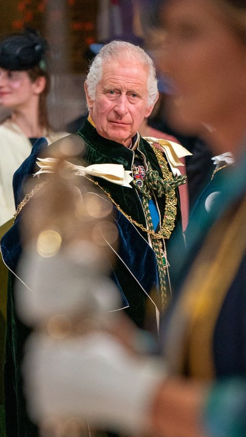 Charles dan Camilla rencananya akan berada di Skotlandia pada pekan pertama bulan Juli 2023 untuk Holyrood Week. Selama waktu ini, Raja akan mengadakan pesta kebun di Edinburgh dan mengadakan upacara penobatan bersama sederet acara lain.