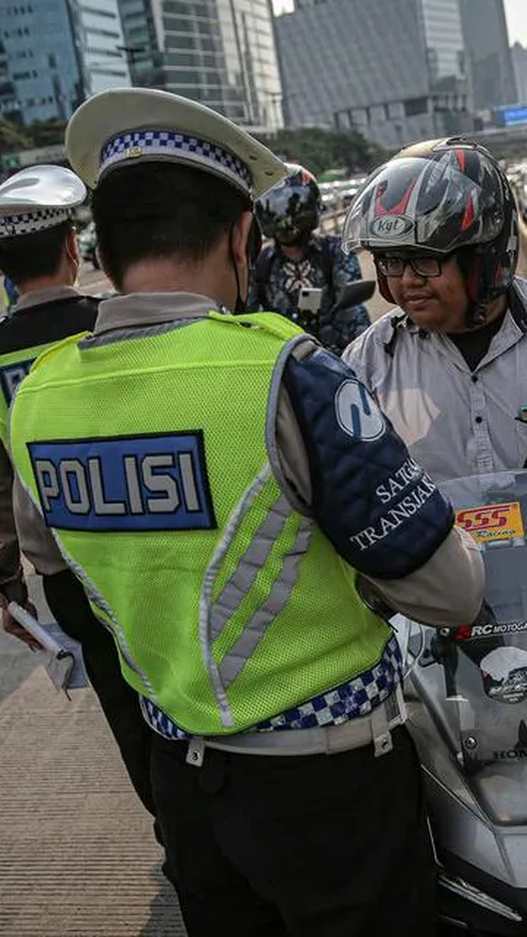 VIDEO: Bahasan SIM Seumur Hidup, Didesak DPR Berawal dari Keluhan Jenderal Polisi