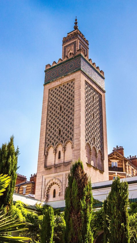 La Grande de Paris, this mosque is the first mosque built in France at the end of World War I.