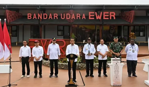 Sebelumnya, Presiden Jokowi beserta rombongan sempat berkunjung ke Papua Nugini. Kemudian, kunjungan dilanjutkan ke Papua.